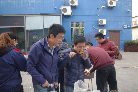 YP电子公司2013春季烧烤 图片05